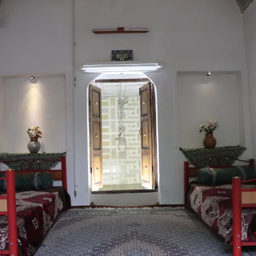 تصویر 3 - اقامتگاه بوم‌گردی عمارت دلگشا(سوئیت سنتی شاه نشین) در  ماهان