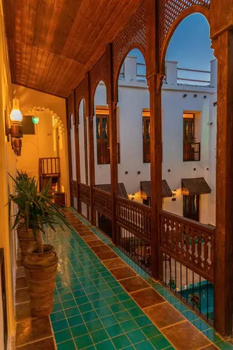 حاج رئیس (اتاق حبیب ستار) با صبحانه رایگان