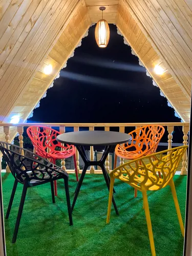 تصویر 10 - کلبه سوئیسی تنها در  قلعه‌رودخان 