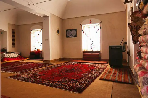 تصویر 5 - اقامتگاه بوم‌گردی نمکزار (واحد۴) در  سرایان
