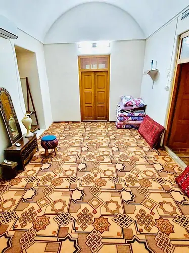 تصویر 5 - اقامتگاه بوم‌گردی عمارت ساعتی در  تفت