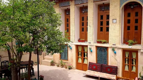 تصویر 3 - هتل سنتی پیرسوک (انوشه انصاری) در  شیراز