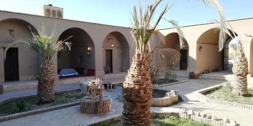تصویر 5 - اقامتگاه بوم‌گردی نخل و نرگس (اتاق گروهی) در  طبس