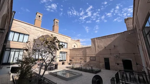 تصویر 12 - اقامتگاه بومگردی محیط (فضای میان) در کاشان