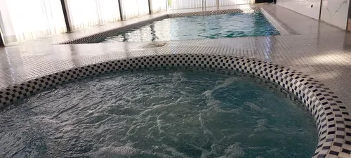 تصویر 2 - کلبه کلبه چوبی استخر و جکوزی دار بهراد در نور