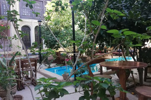 تصویر 2 - اقامتگاه بوم‌گردی عمارت قاجاریه (اتاق شاه نشین) در شیراز