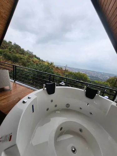 تصویر ۱ - کلبه سوییسی آوان با جکوزی  در  رامسر