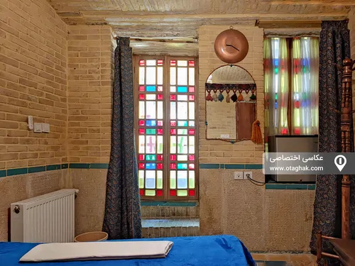 تصویر 12 - اقامتگاه بوم‌گردی عمارت هفت رنگ (لب آب) در  شیراز