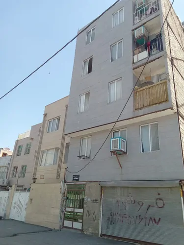 تصویر 2 - آپارتمان واحدآپارتمان تمیزدل بازبالکن دارمبله۷۰متری در کمال شهر