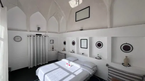 تصویر 3 - اقامتگاه بومگردی خانه ی محیط، فضای میان در کاشان