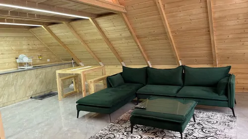 تصویر 4 - کلبه نیلا با سقف شیشه ای در رضوانشهر