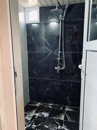 تصویر 16 - کلبه سوئیسی تنها در  قلعه‌رودخان 