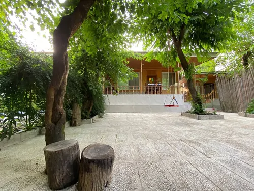 تصویر ۱ - کلبه چوبی شمعدونی (لب رودخانه) در  ماسال