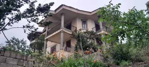 تصویر ۱ - خانه کوهستانی مهرسام در  مرزن آباد