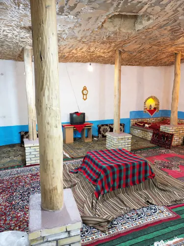اجاره سوییت  چارباغ سنتی قینرجه  تکاب