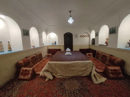 تصویر ۱ - هتل سنتی خانه سمنانی ها (کرسی خانه) در  سمنان