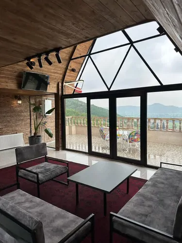 تصویر 4 - کلبه چوبی جنگلی طلا در  شیرگاه