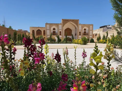 تصویر 3 - هتل سنتی عمارت حاکم در اراک