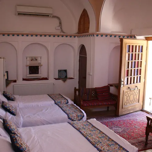 تصویر 2 - اقامتگاه بومگردی بوتیک هتل عمارت حاکم واحد مینا(103) در ساوه