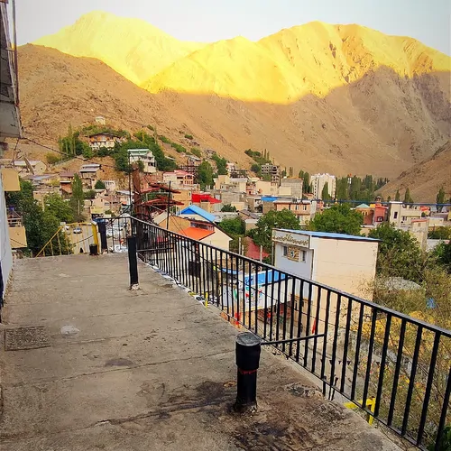 تصویر 2 - ویلا ویلا ۱۳۰متری باتراس وحیاط(دیزین) در دیزین