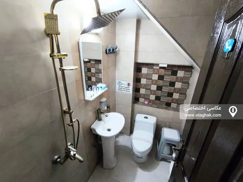 تصویر 13 - اقامتگاه بوم‌گردی ماه منیر (اتاق پنج دری) در  شیراز