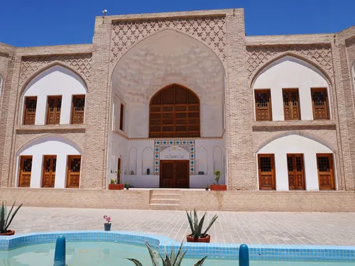 تصویر 18 - هتل سنتی حاکم (گلنار) با صبحانه رایگان در ساوه