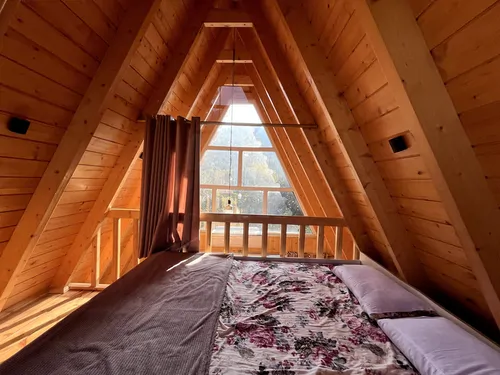 تصویر 8 - کلبه سوئیسی اهورا در  رودسر