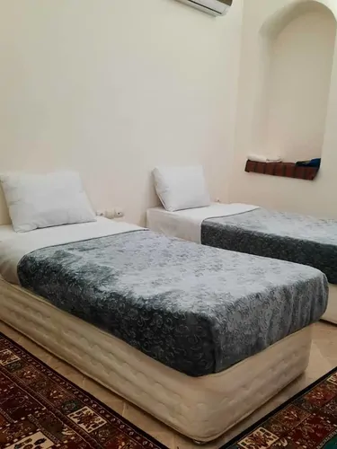 تصویر 4 - هتل سنتی هتل سنتی آرا یک تخته در یزد