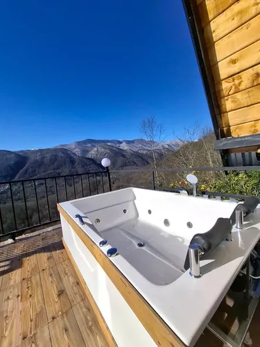 تصویر 3 - کلبه سوییسی دامان با جکوزی در  رامسر