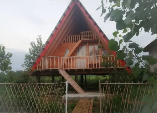 تصویر ۱ - اقامتگاه بوم‌گردی سوئیسی درفک (باغ ریحان) در  لاهیجان