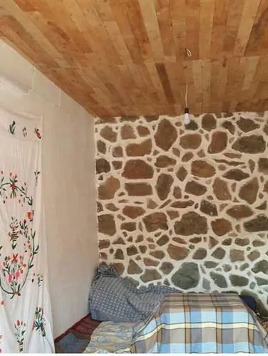 تصویر 3 - اقامتگاه بوم‌گردی چنارستان (اتاق یاس) در نیشابور