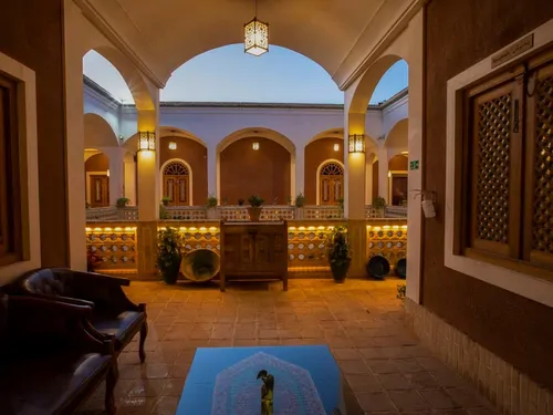 تصویر 18 - هتل سنتی سرای بابا افضل(اتاق مخمل) در  کاشان