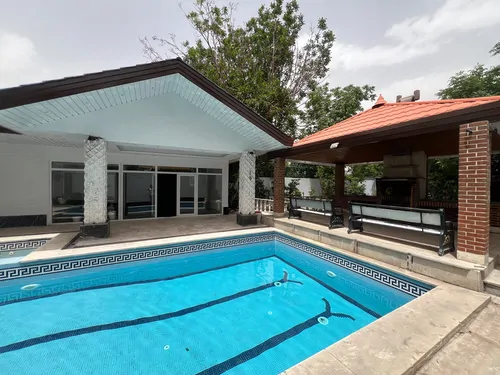 تصویر 2 - ویلا استخردار آبگرم ارم با جکوزی در شهریار