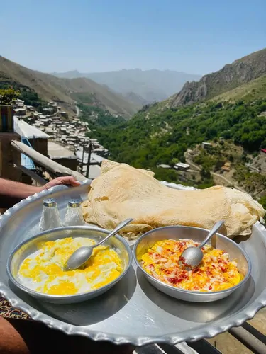 تصویر 3 - اقامتگاه بومگردی اقامتگاه دنج و بکر با ویوی بی نظیر مشرف به  روستا و منطقه  در سنندج