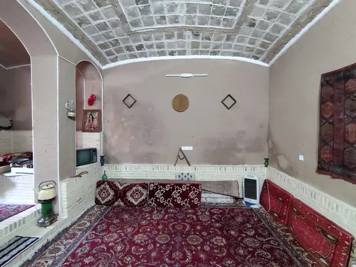 تصویر 3 - اقامتگاه بوم‌گردی خانم تاج نوش آباد (اتاق سرداب بابا علی) در  آران و بیدگل