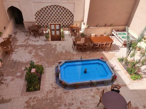 تصویر 8 - هتل سنتی سرای طاقچشمه (اتاق ملکشاد) در  آران و بیدگل