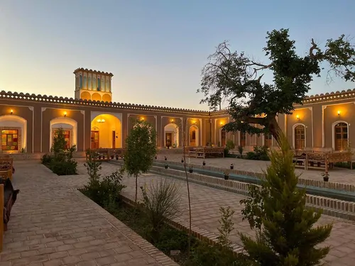تصویر ۱ - اقامتگاه بوم‌گردی  تاریخی سرای زنده دلان (ماه صنم) در  فردوس