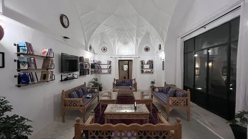 تصویر 9 - اقامتگاه بومگردی محیط (فضای میان) در کاشان