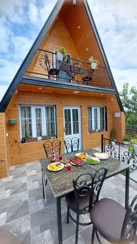 تصویر 14 - کلبه سوئیسی آجری با جکوزی  در  انزلی