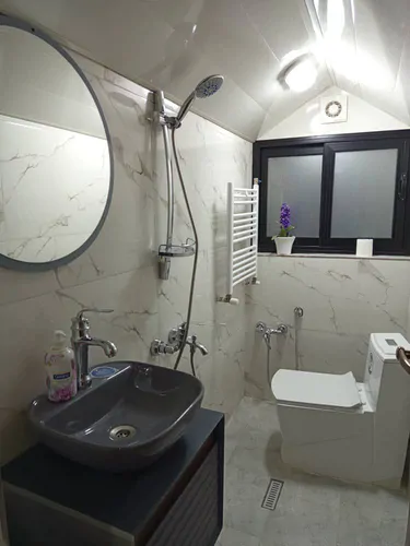 تصویر 15 - کلبه سوییسی سبز با جکوزی در  رامسر