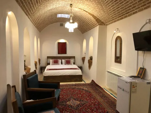 تصویر ۱ - هتل سنتی  نبوی (عقیق) در  قزوین
