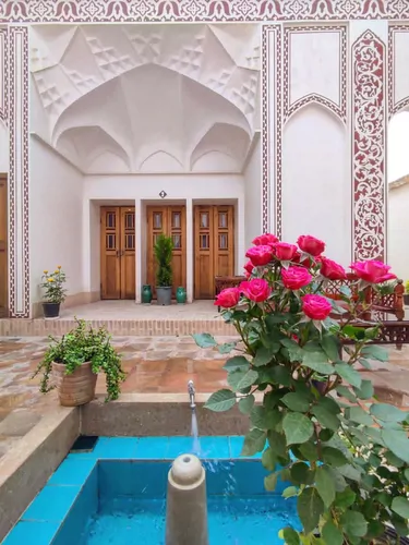 تصویر ۱ - هتل سنتی سرای نفیس (اتاق فیروزه) در  کاشان