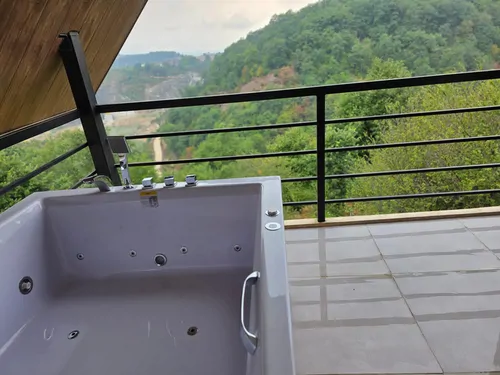 تصویر 30 - ویلا دوبلکس عمو با جکوزی رو به دریاچه سد و جنگل در بهشهر