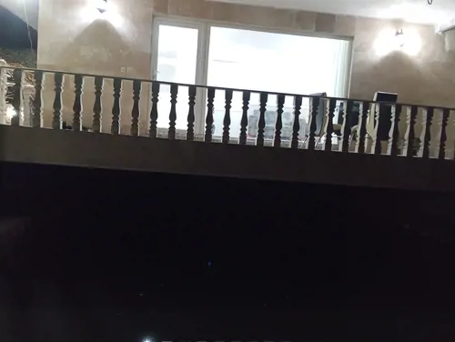 تصویر 4 - ویلا ویلا باع لاکچری که روبه دشت سر سبز ودرختهای باغ هست در قم