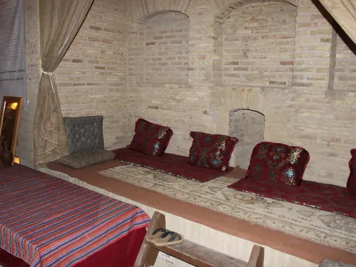 تصویر 1 - هتل سنتی کاروانسرای صفویه سریزد (14) در  مهریز
