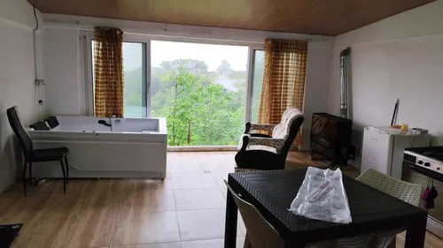 تصویر 2 - سوییت جنگلی وانکوه با جکوزی در رامسر