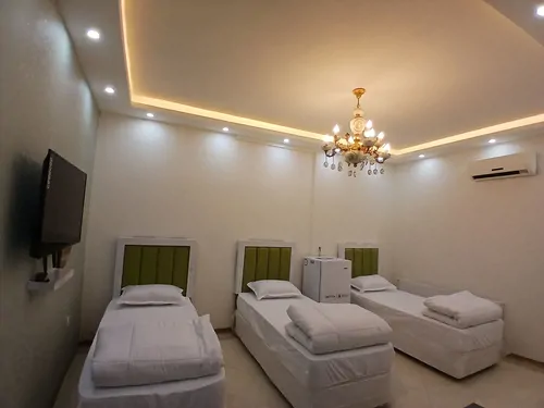 گوهرشاد (واحد ۱۰۰)