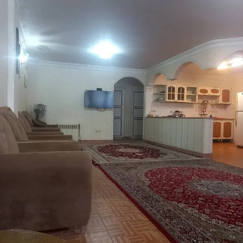 تصویر 4 - خانه اردیبهشت در نزدیک میدان شهرداری در رشت