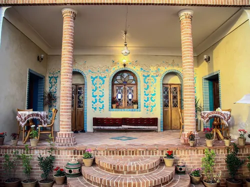 تصویر 4 - اقامتگاه بوم‌گردی عمارت محمدحسین خان (اتاق2) در قرچک