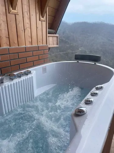 تصویر 12 - کلبه سوییسی ماه عسل با جکوزی در اربکله در  رامسر